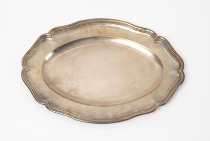 E. COMPERE
Oval silver dish (950) with filets...