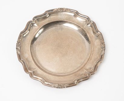 Circular silver dish (950) with filets and...