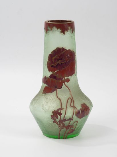 MONTJOYE
Flat-bottomed bottle vase.
Green...