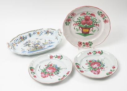 Four earthenware pieces, 19th century:
-...