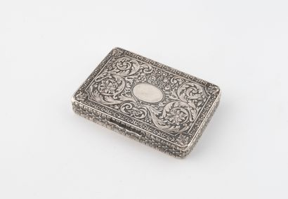 Rectangular silver case (min. 800) with chased...