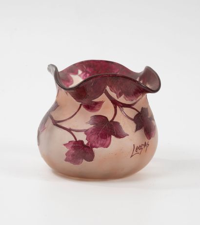 LEGRAS
Small, flat-bottomed vase with wide,...