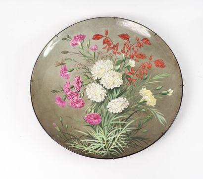 BORDEAUX
Large circular earthenware dish.
Polychrome...