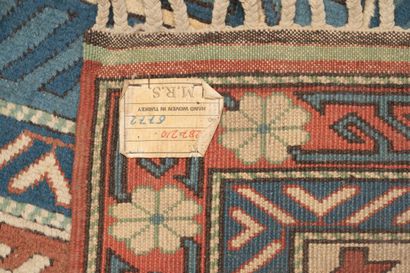 TURQUIE
Tapis en laine polychrome. décor...