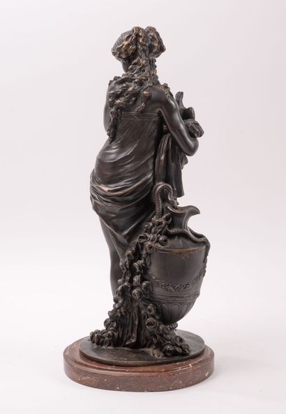 D'après CLODION (1738-1814)
Jeune fille aux...