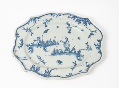 MARSEILLE, 18th century
Oval earthenware...