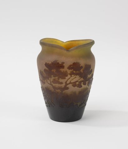 GALLE company
Flat-bottomed vase with slightly...