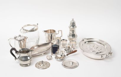 Lot of miscellaneous items including :
-...