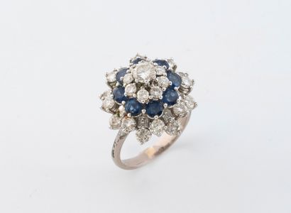White gold (750) and silver (min.800) dome...