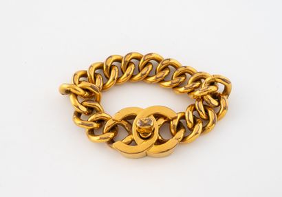 CHANEL 
Gold-plated bracelet with gourmette...