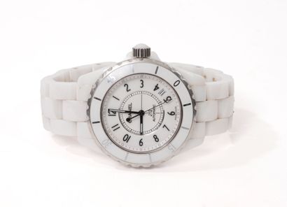 CHANEL J12
Ceramic and steel watch. 
Round...