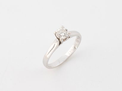 BAUNAT
Solitaire ring in white gold (750)...