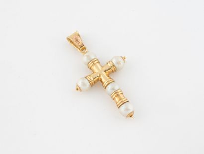 Large cross pendant in yellow gold (750)...