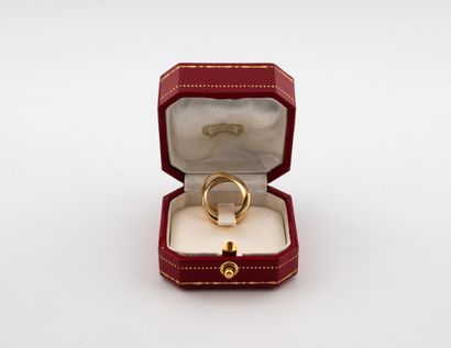 CARTIER MUST Trinity
Three-gold wedding band...