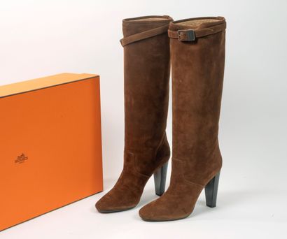 HERMES
Pair of brown suede boots with high...