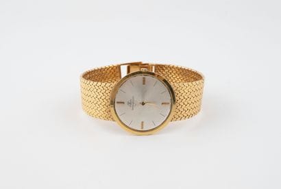 JAEGER LECOULTRE 
Men's wristwatch in yellow...