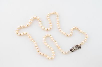 Necklace of gently tumbling white cultured...