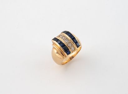Important yellow gold (750) ring centered...