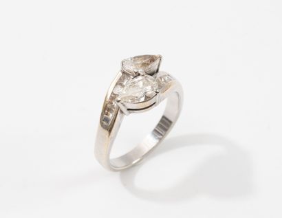 Toi et Moi ring in white gold (750) set with...