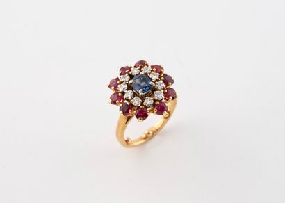 Yellow gold (750) daisy ring set with a cushion-cut...