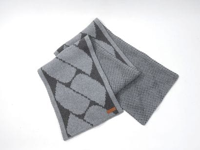 HERMES Paris.
Scarf in light and dark gray...