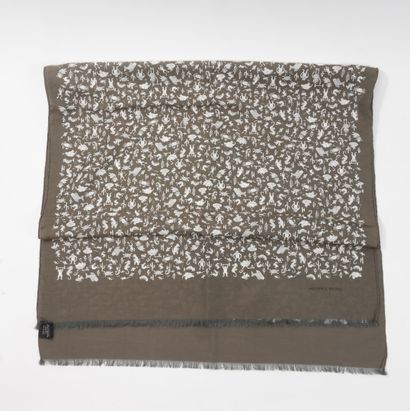 HERMES PAris
Cotton and silk scarf patterned...