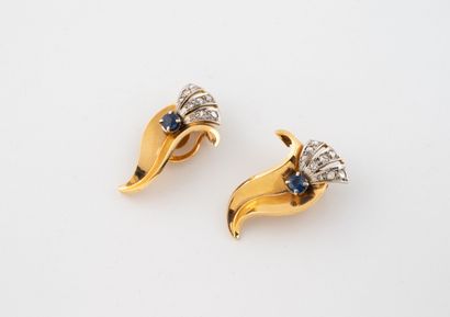 Pair of yellow gold (750) and platinum (850)...
