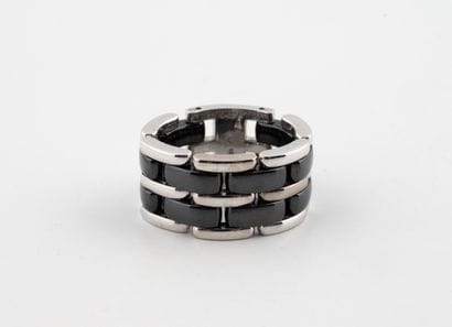CHANEL
Ultra ring in white gold (750) and...