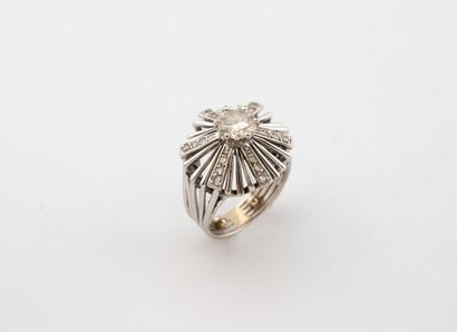 Sunburst ring in filigree platinum (950),...
