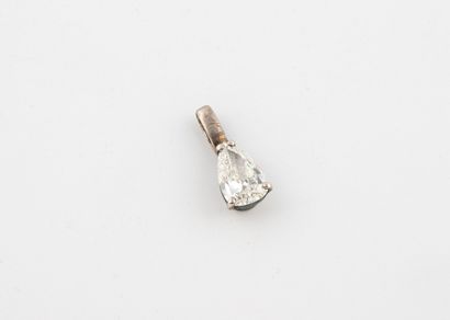 Silver (950) pendant set with a claw-set...