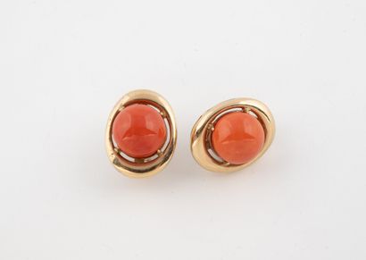 Pair of yellow gold (585) earrings with openwork...