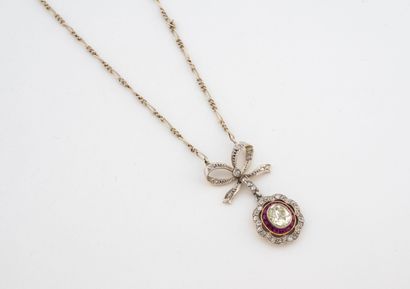 Beautiful necklace in yellow and white gold...
