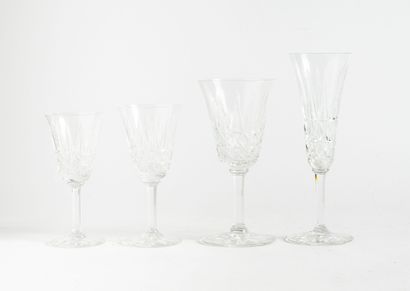 SAINT LOUIS
Set of cut crystal glasses, Tarn...