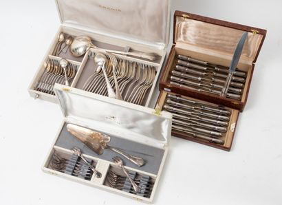 ERCUIS
Set of three-lobed silver-plated knives...