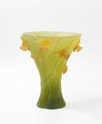 DAUM FRANCE
Daffodil vase.
Glass paste.
Signed...