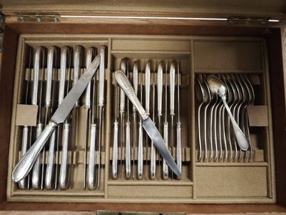 ERCUIS
Twelve-person silver-plated dinner...