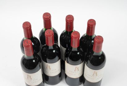 CHÂTEAU LATOUR
8 bottles, 1983.
GCC1 Pauillac.
Shoulder...