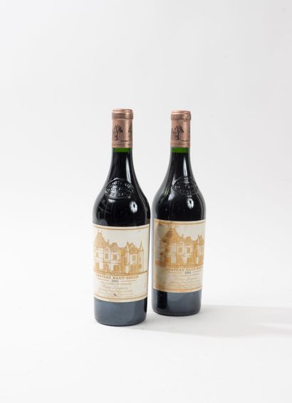 CHÂTEAU HAUT-BRION
2 bottles, 2001.
GCC1...