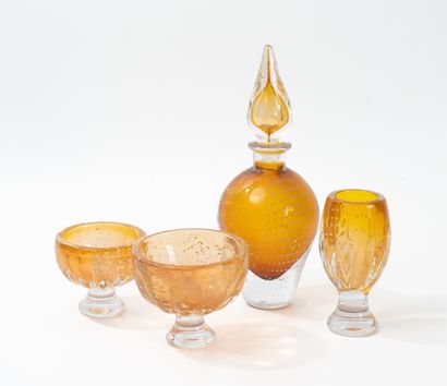Set of 3 vases and a flask.
Scratches from...