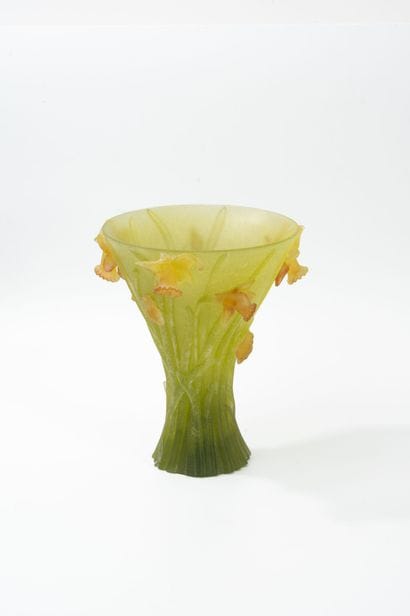 DAUM FRANCE
Daffodil vase.
Glass paste.
Signed...