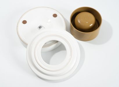 Angelo MANGIAROTTI (1921-2012)
Circular ashtray.
White...
