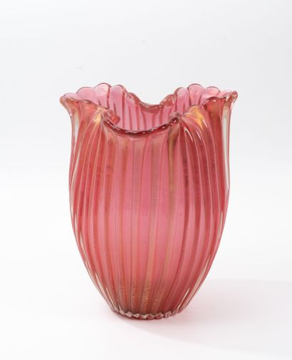 Annette MEECH (1948)
Blown glass vase.
Signed...