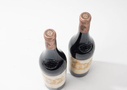 CHÂTEAU HAUT-BRION
2 bottles, 2001.
GCC1...