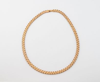 Collier ruban en or rose (750) articulé à...