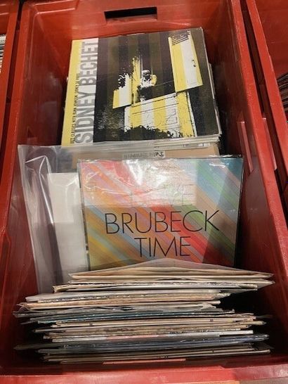 Lot de disques de vinyles. Dans une caisse....