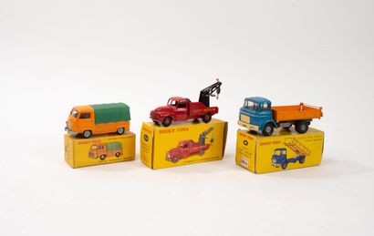 DINKY TOYS FRANCE
Lot including :
-Pick-up...