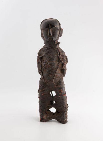 TANZANIA
Paré-style fetish.
H. 27 cm.

Provenance...