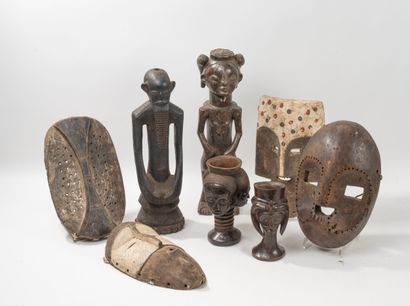 AFRICA
Lot of masks and sculptures.
Acci...
