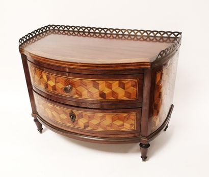 Convex-fronted small master's or doll's chest...