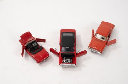DINKY TOYS FRANCE
Lot including :
-Cabriolet...